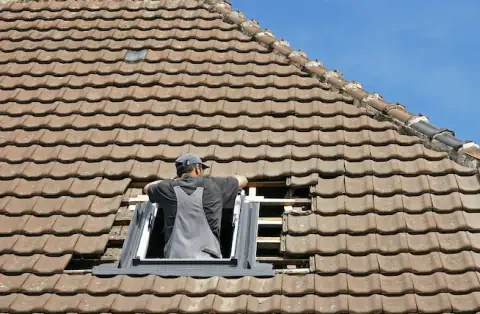 Pose de velux - Brains-sur-Gée